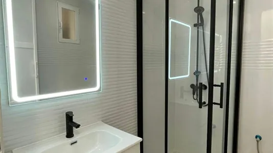 Rooms in Madrid Centro - photo 10