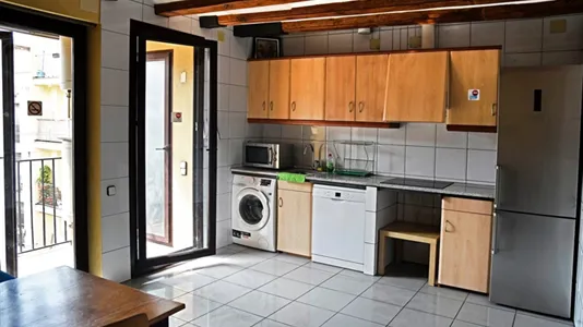 Rooms in Barcelona Ciutat Vella - photo 4