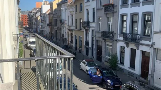 Houses in Brussels Etterbeek - photo 2