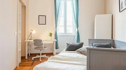 Room for rent in Milano Zona 4 - Vittoria, Forlanini, Milan