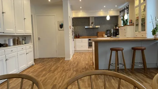 Houses in Örgryte-Härlanda - photo 1