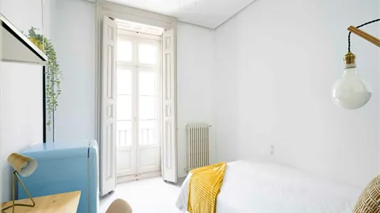 Rooms in Madrid Centro - photo 1