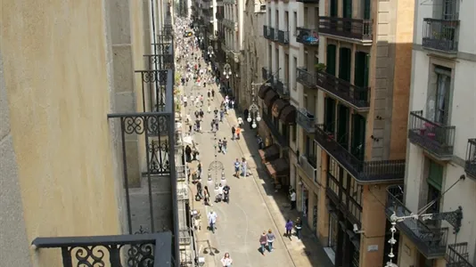 Rooms in Barcelona Ciutat Vella - photo 7