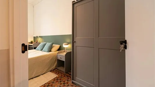 Rooms in Barcelona Eixample - photo 7