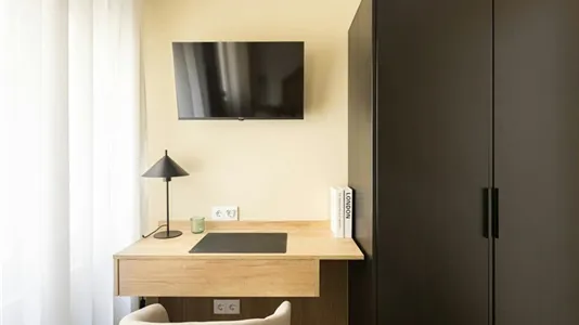 Rooms in Madrid Chamberí - photo 4