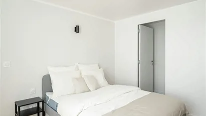 Room for rent in L'Haÿ-les-Roses, Île-de-France