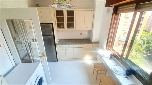 Rooms in Madrid San Blas - photo 9