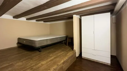 Apartments in Barcelona Ciutat Vella - photo 4