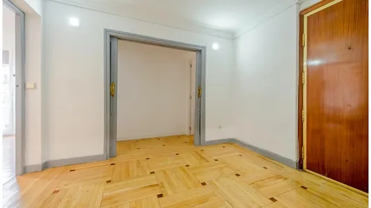Rooms in Madrid Retiro - photo 7