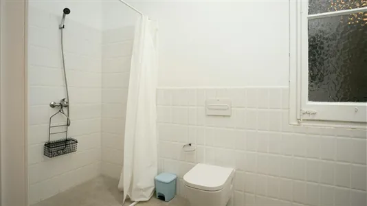 Rooms in Barcelona Eixample - photo 9
