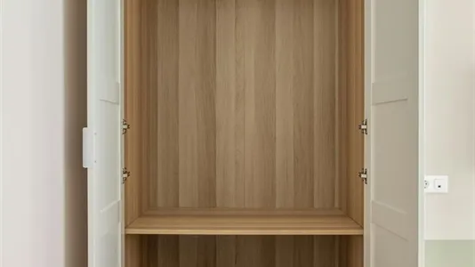 Rooms in Barcelona Eixample - photo 8