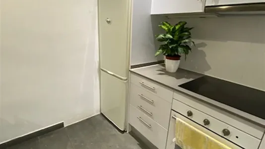 Rooms in Barcelona Ciutat Vella - photo 10