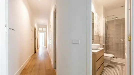 Rooms in Madrid Centro - photo 9
