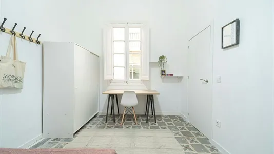 Rooms in Barcelona Ciutat Vella - photo 2