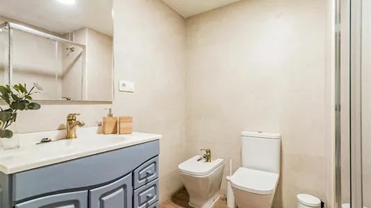 Rooms in Madrid Retiro - photo 8