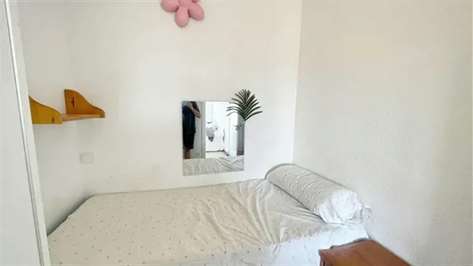 Rooms in Badalona - photo 2