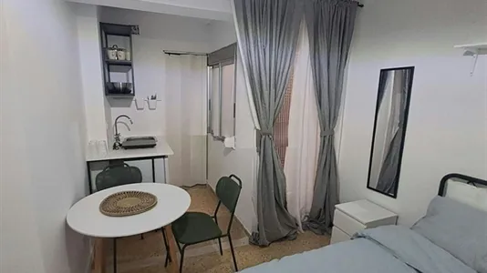 Rooms in Tavernes Blanques - photo 4