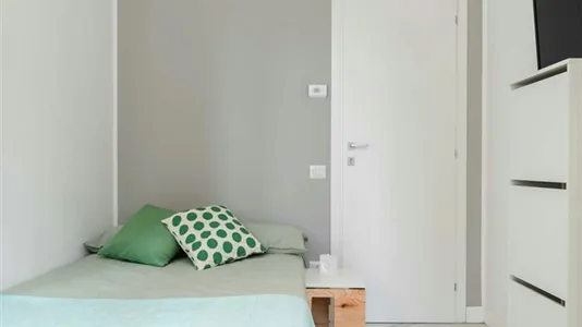 Rooms in Milano Zona 5 - Vigentino, Chiaravalle, Gratosoglio - photo 3