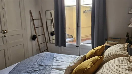 Rooms in Barcelona Eixample - photo 8