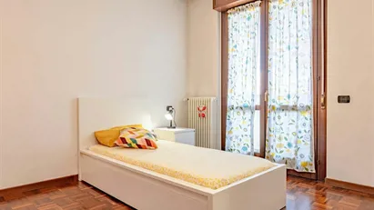 Room for rent in Milano Zona 9 - Porta Garibaldi, Niguarda, Milan