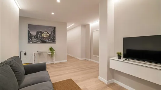 Rooms in Barcelona Eixample - photo 8