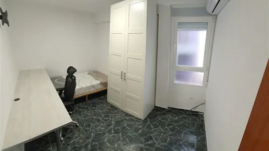 Rooms in Zaragoza - photo 1