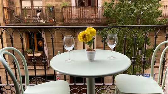 Rooms in Barcelona Ciutat Vella - photo 5