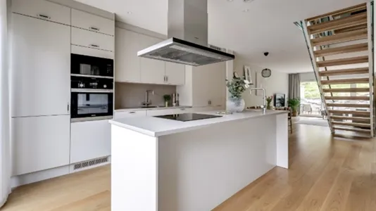 Houses in Nacka - photo 4