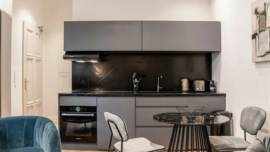 Apartments in Berlin Mitte - photo 4