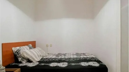 Rooms in Barcelona Ciutat Vella - photo 2