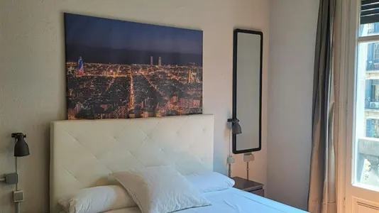 Rooms in Barcelona Eixample - photo 1
