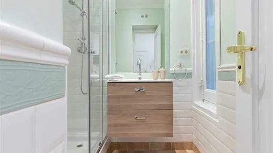 Rooms in Madrid Centro - photo 9