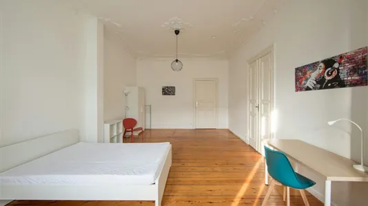 Rooms in Berlin Charlottenburg-Wilmersdorf - photo 3