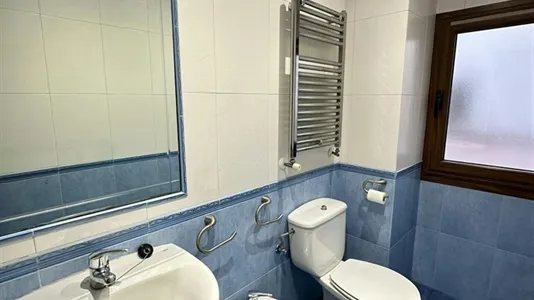 Rooms in Oviedo - photo 6