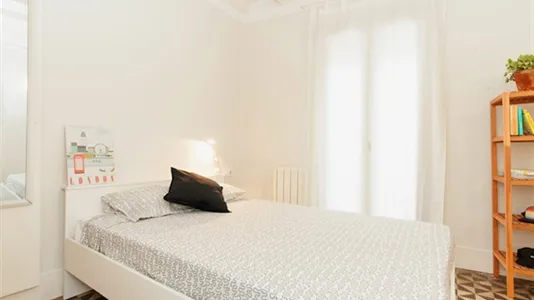 Rooms in Barcelona Ciutat Vella - photo 4