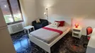 Room for rent, Florence, Toscana, &lt;span class=&quot;blurred street&quot; onclick=&quot;ProcessAdRequest(13685881)&quot;&gt;&lt;span class=&quot;hint&quot;&gt;See streetname&lt;/span&gt;[xxxxxxxxxxxxx]&lt;/span&gt;