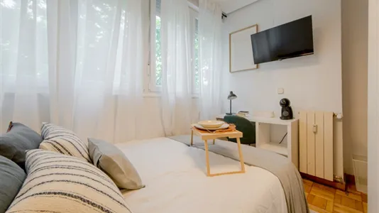 Rooms in Madrid Retiro - photo 3