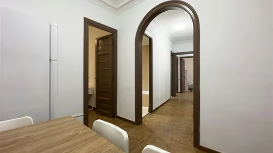 Rooms in Barcelona Ciutat Vella - photo 8