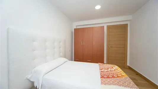 Rooms in Granada - photo 2