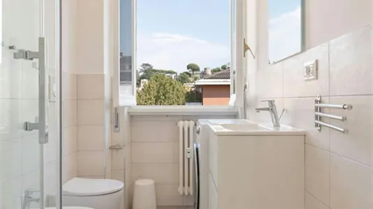 Rooms in Roma Municipio XIV – Monte Mario - photo 5