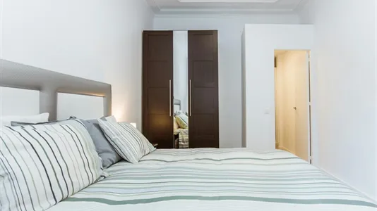 Rooms in Barcelona Ciutat Vella - photo 5