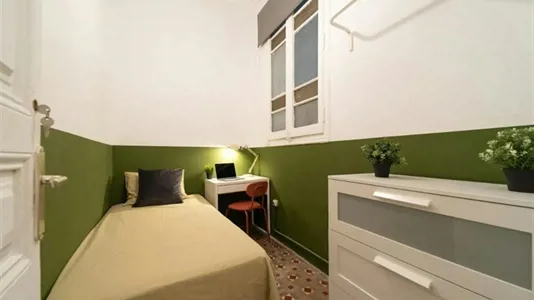 Rooms in Barcelona Eixample - photo 1