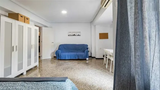 Rooms in Valencia L'Eixample - photo 3