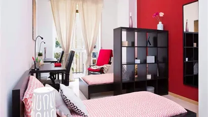 Room for rent in Milano Zona 8 - Fiera, Gallaratese, Quarto Oggiaro, Milan