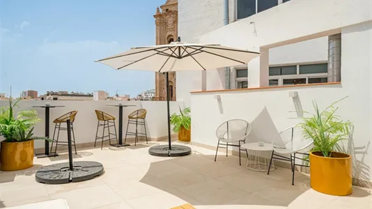 Rooms in Málaga - photo 8