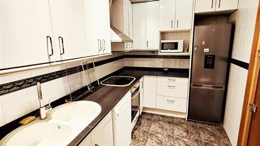 Rooms in Barcelona Ciutat Vella - photo 5