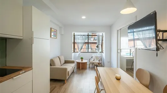 Apartments in Los Claveles - photo 1