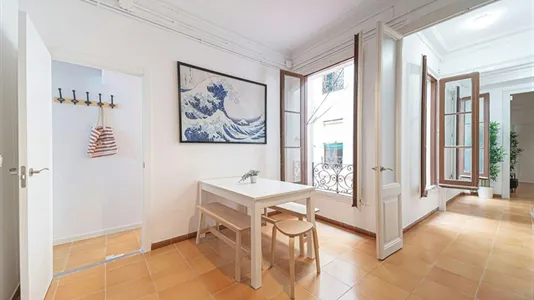 Rooms in Barcelona Ciutat Vella - photo 9