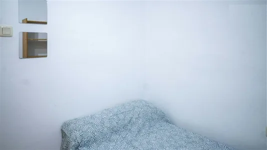 Rooms in el Camí de Vera - photo 3