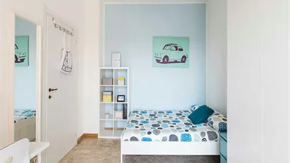 Room for rent in Buccinasco, Lombardia